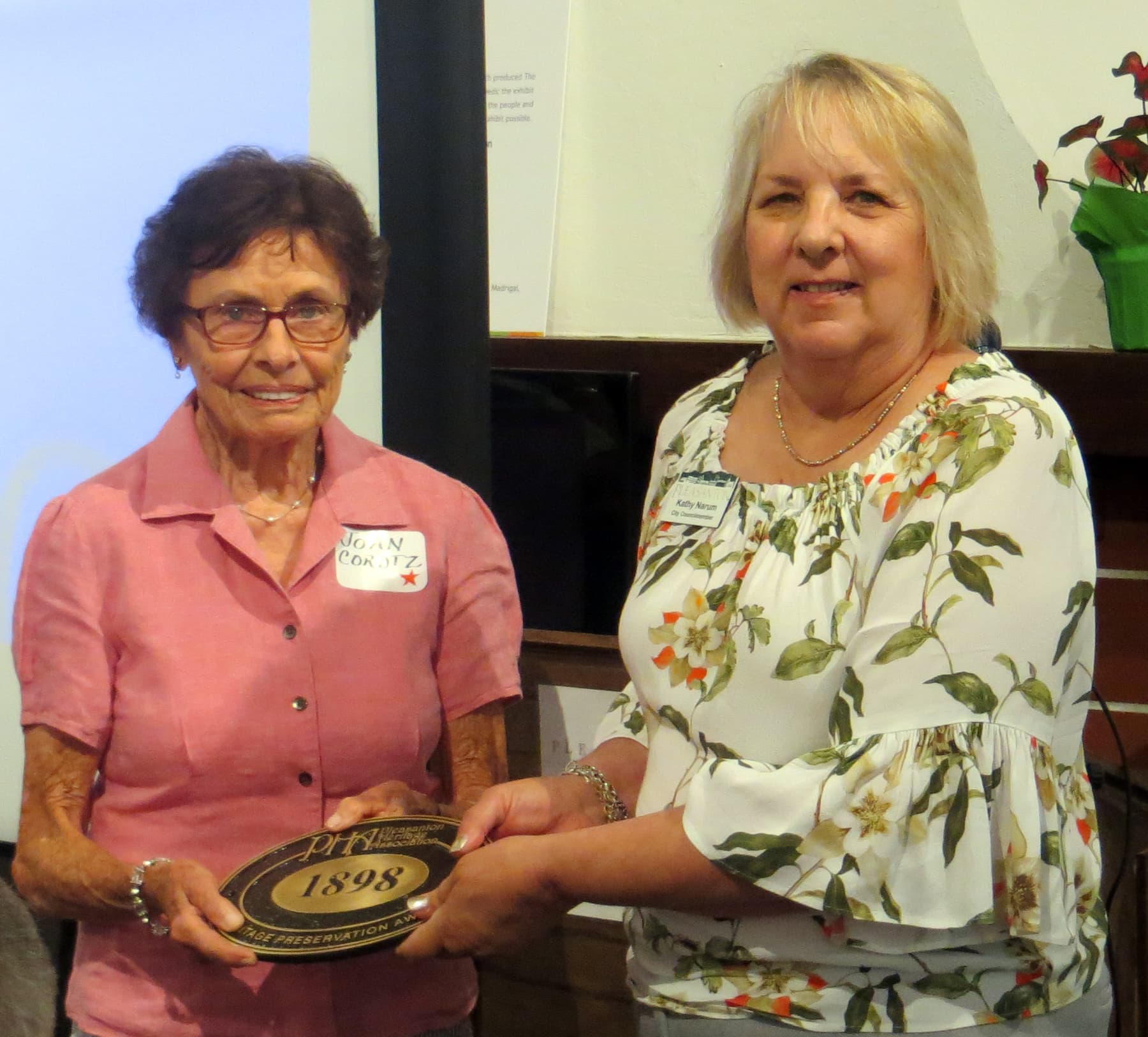 Joan Cordtz with Council Member Kathy Narum at the 2019 awards